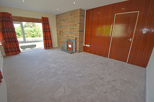 Lounge- click for photo gallery